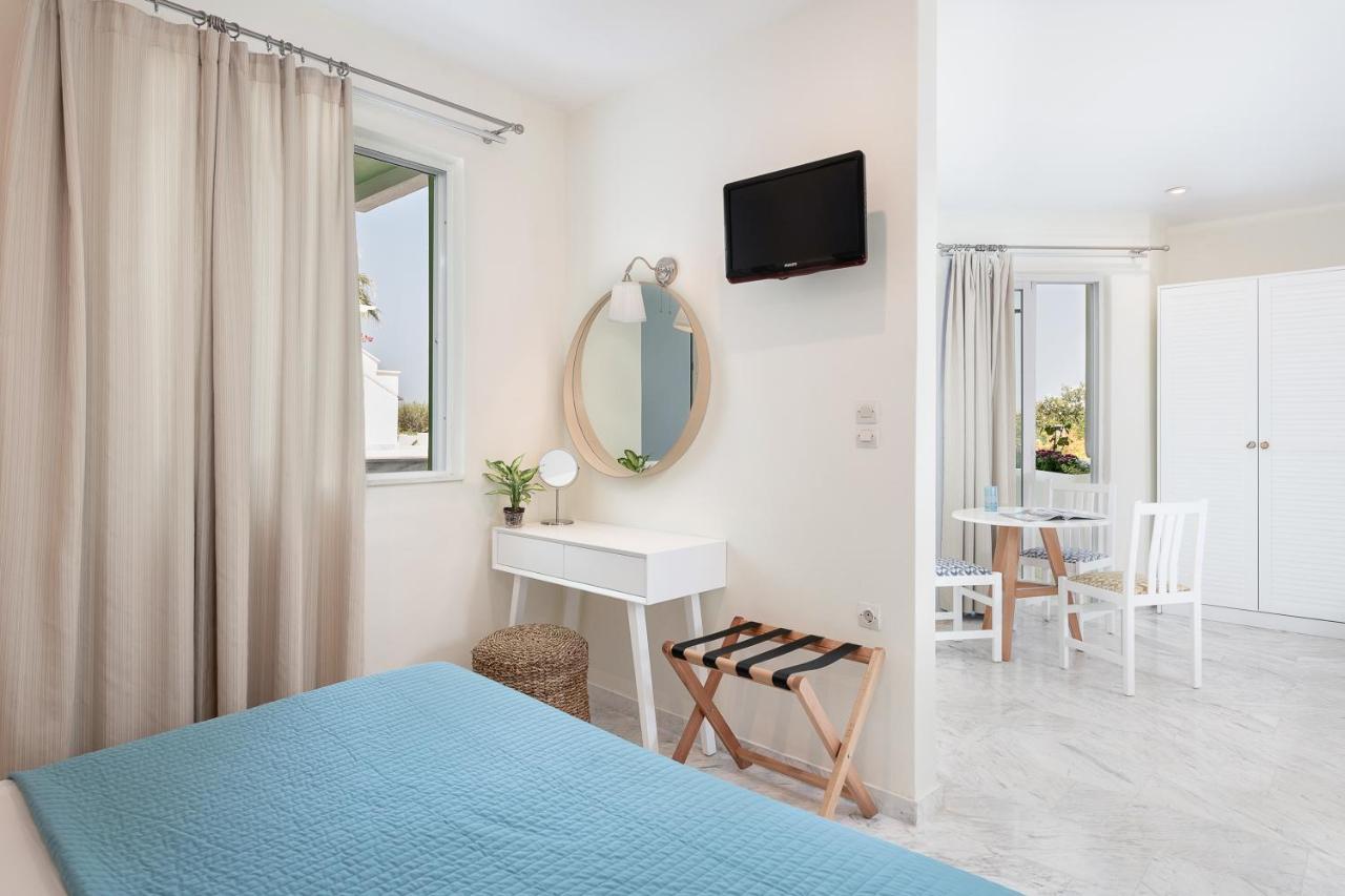 Villa Life Agia Marina Екстериор снимка