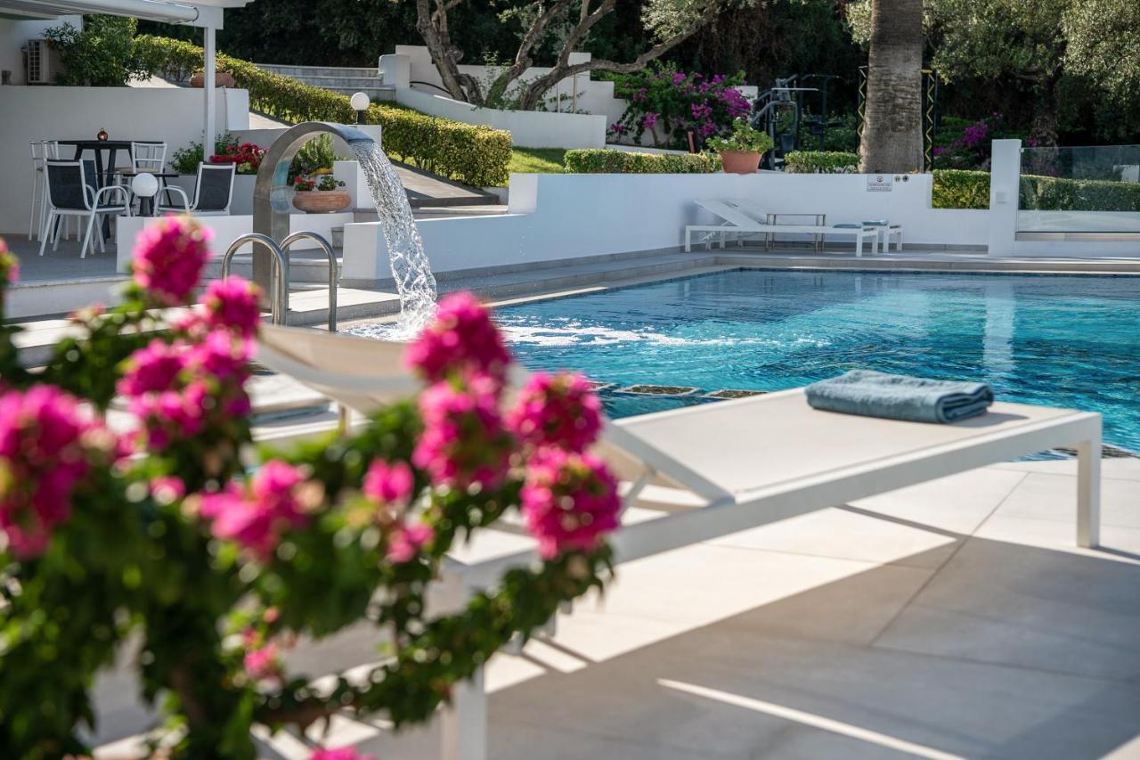 Villa Life Agia Marina Екстериор снимка