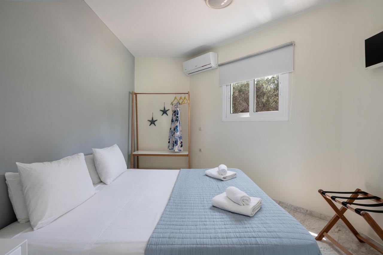 Villa Life Agia Marina Екстериор снимка