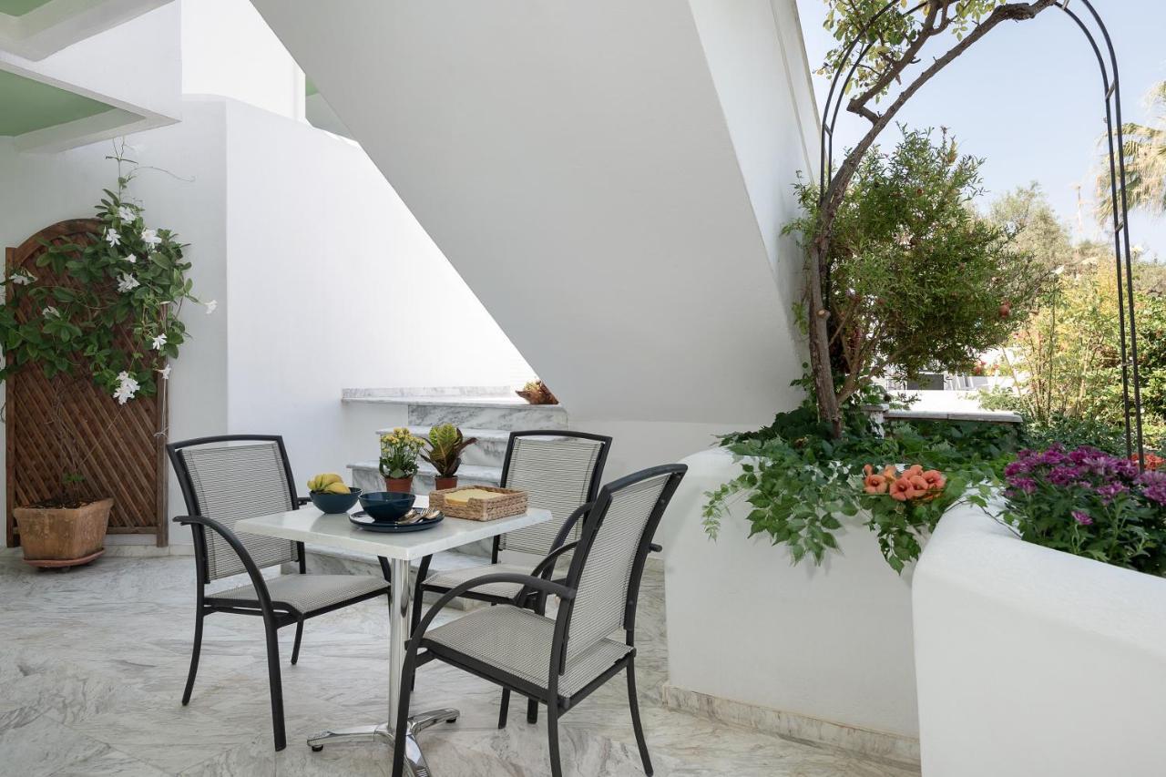 Villa Life Agia Marina Екстериор снимка