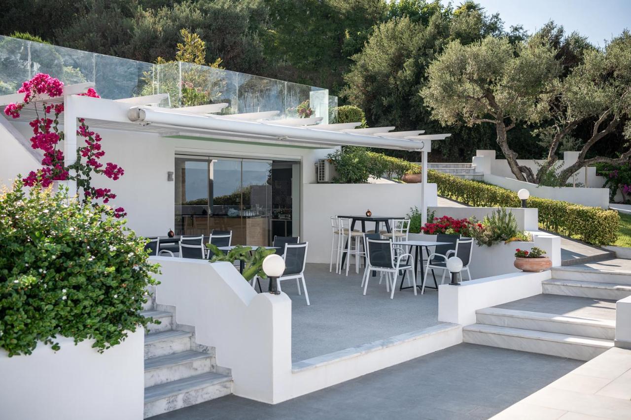 Villa Life Agia Marina Екстериор снимка