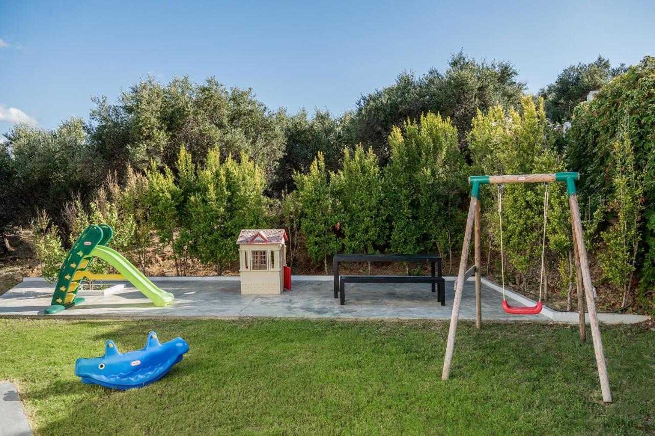 Villa Life Agia Marina Екстериор снимка