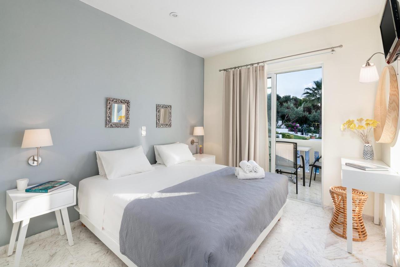 Villa Life Agia Marina Екстериор снимка