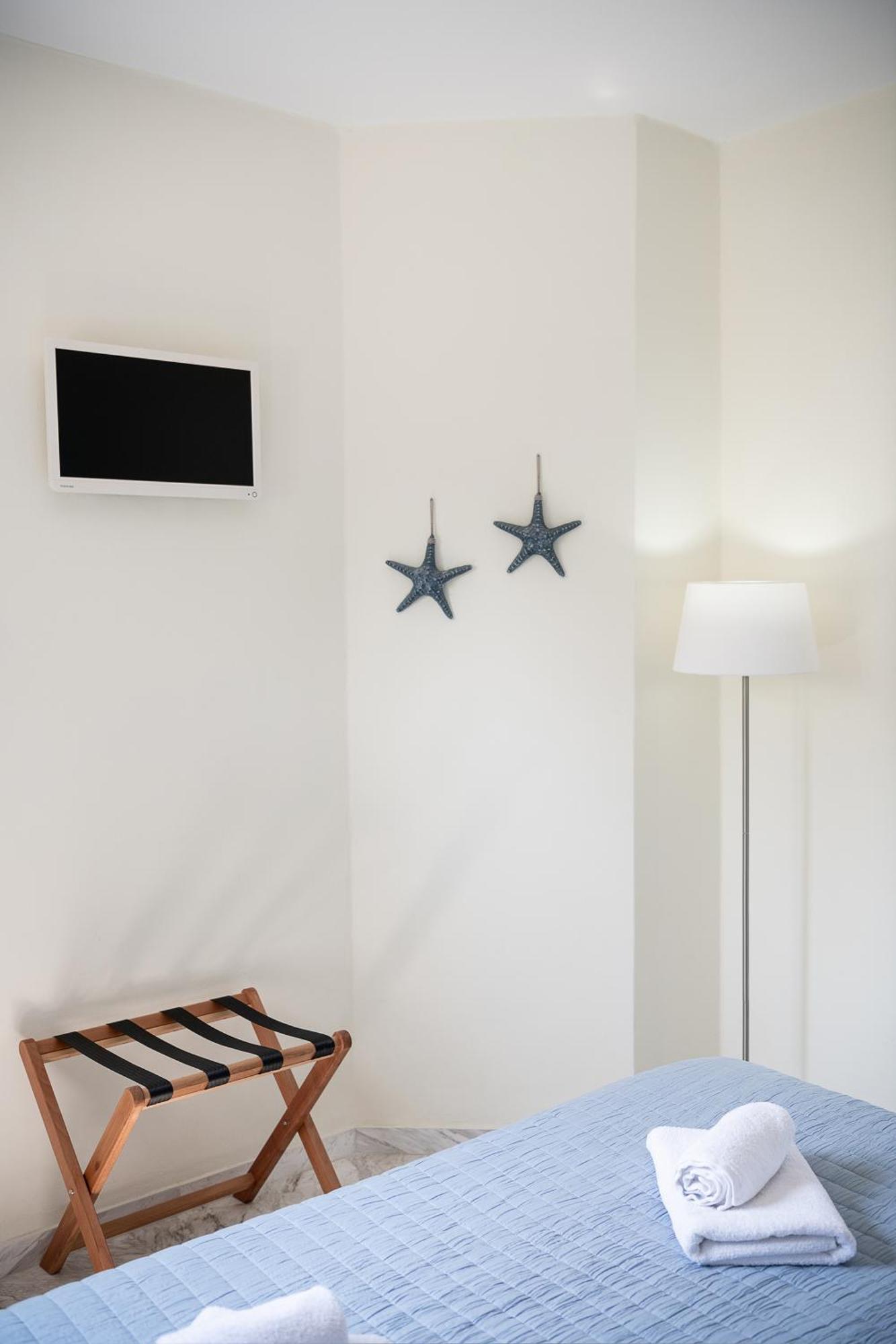 Villa Life Agia Marina Екстериор снимка
