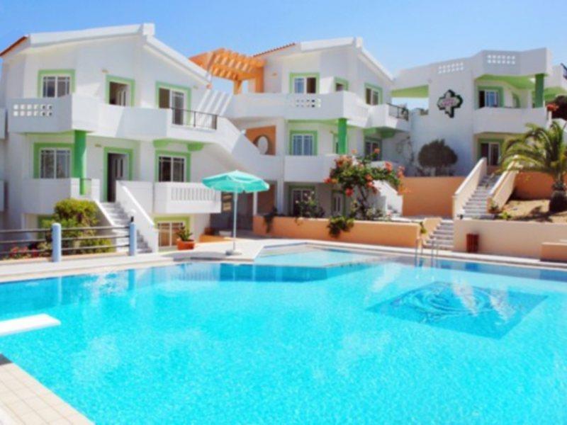 Villa Life Agia Marina Екстериор снимка
