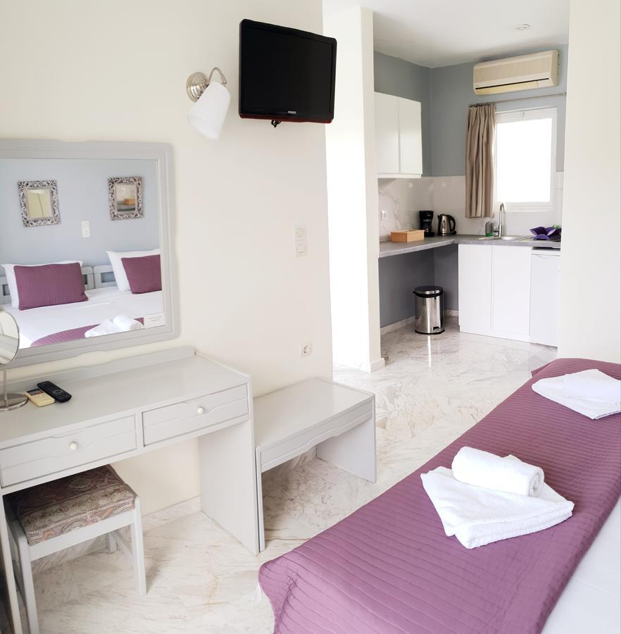 Villa Life Agia Marina Екстериор снимка
