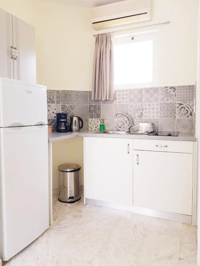 Villa Life Agia Marina Екстериор снимка